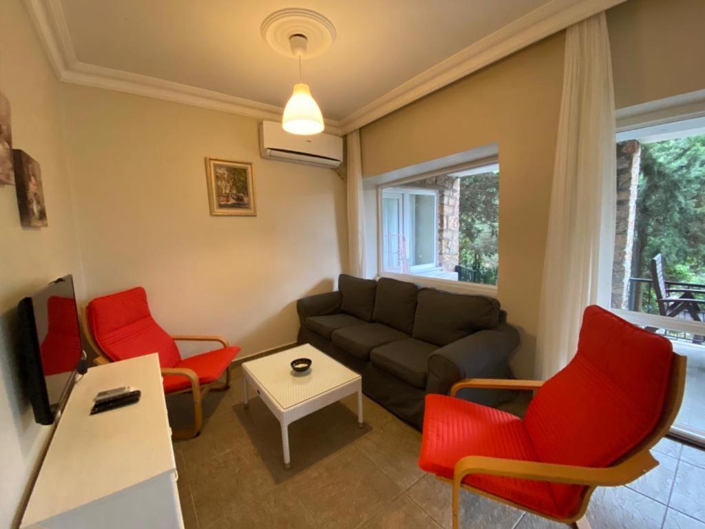 Bueyuekada Apart Hotel - Karadag Apart Адалар Екстериор снимка
