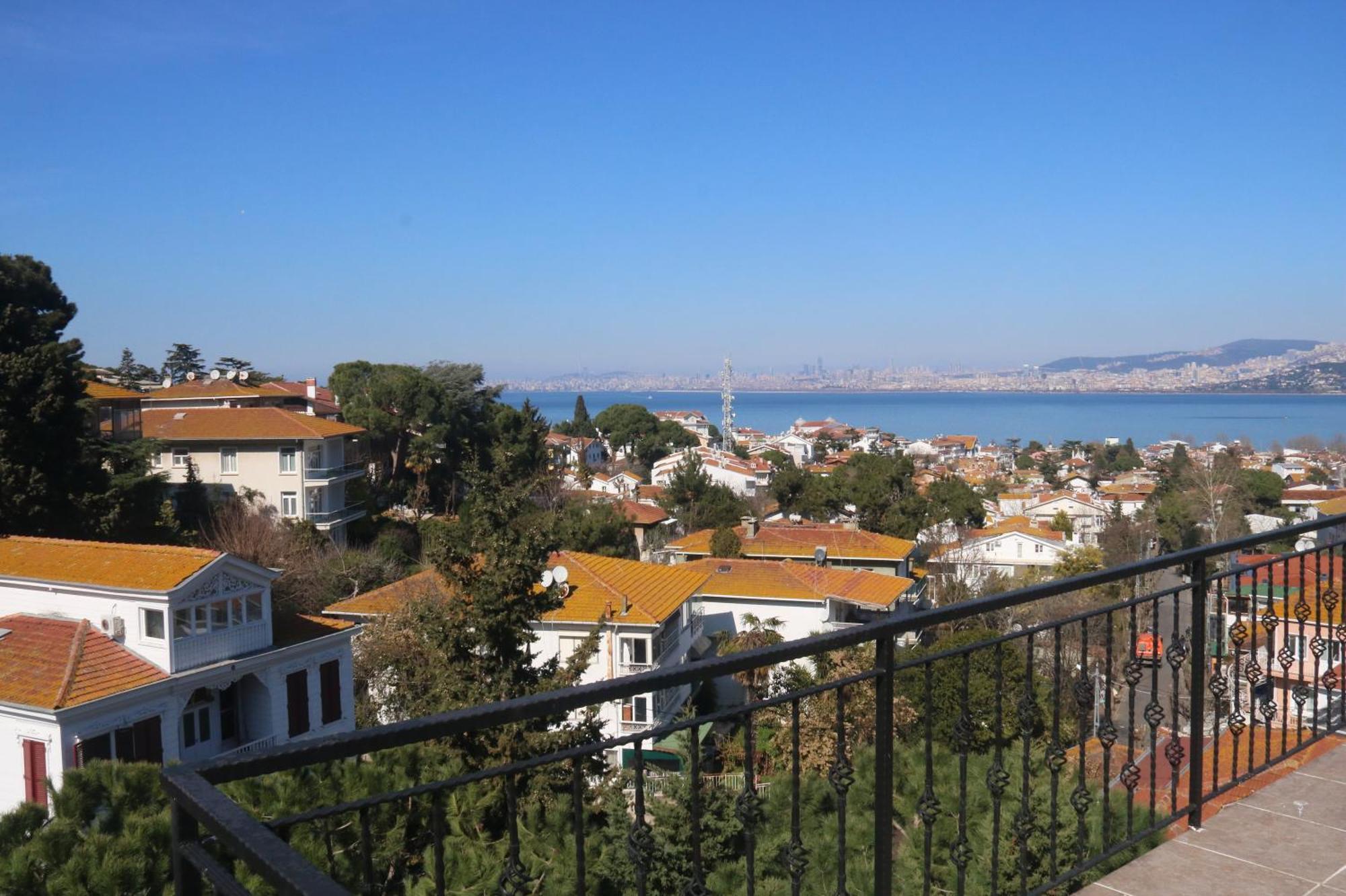 Bueyuekada Apart Hotel - Karadag Apart Адалар Екстериор снимка