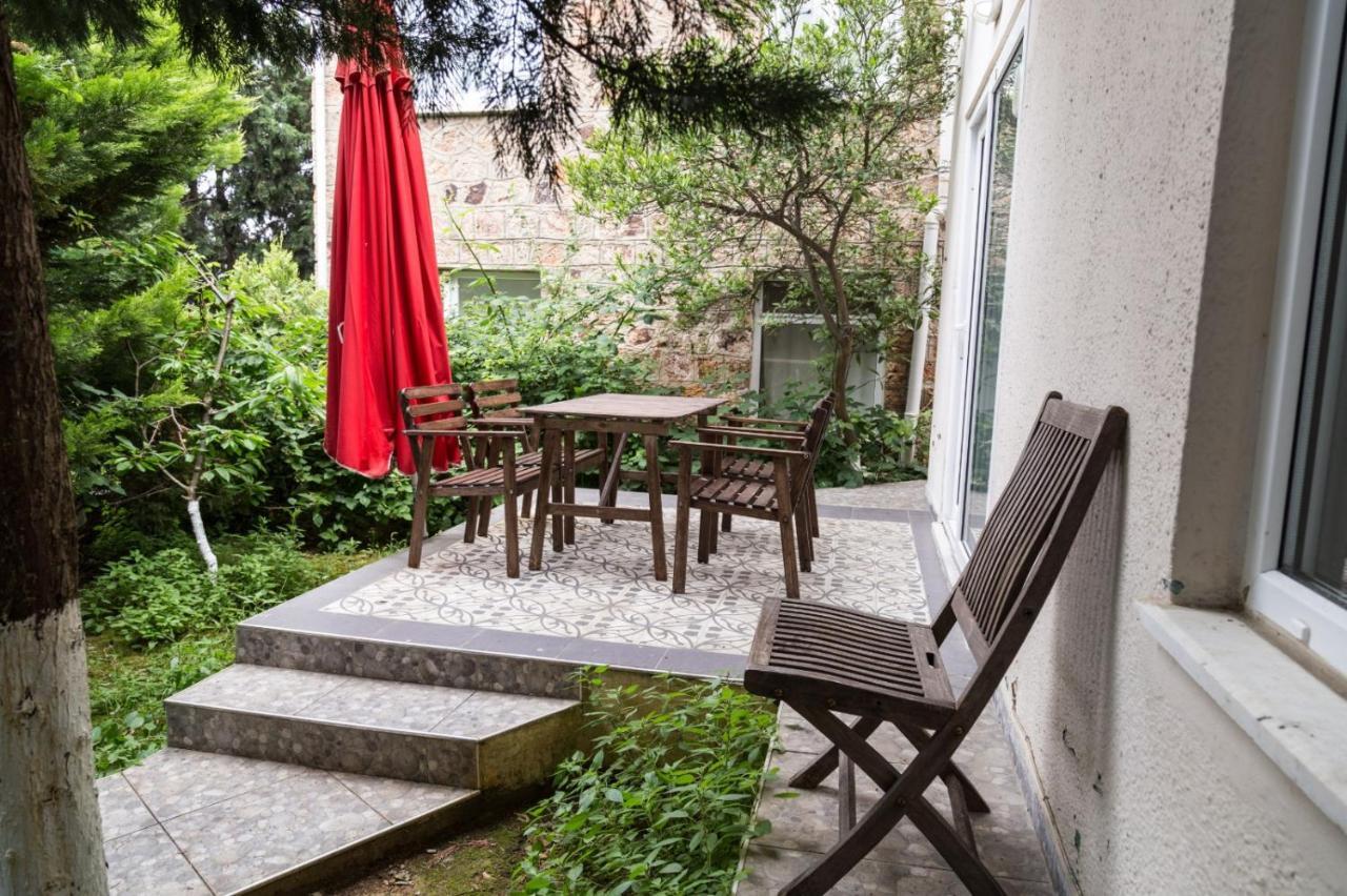 Bueyuekada Apart Hotel - Karadag Apart Адалар Екстериор снимка